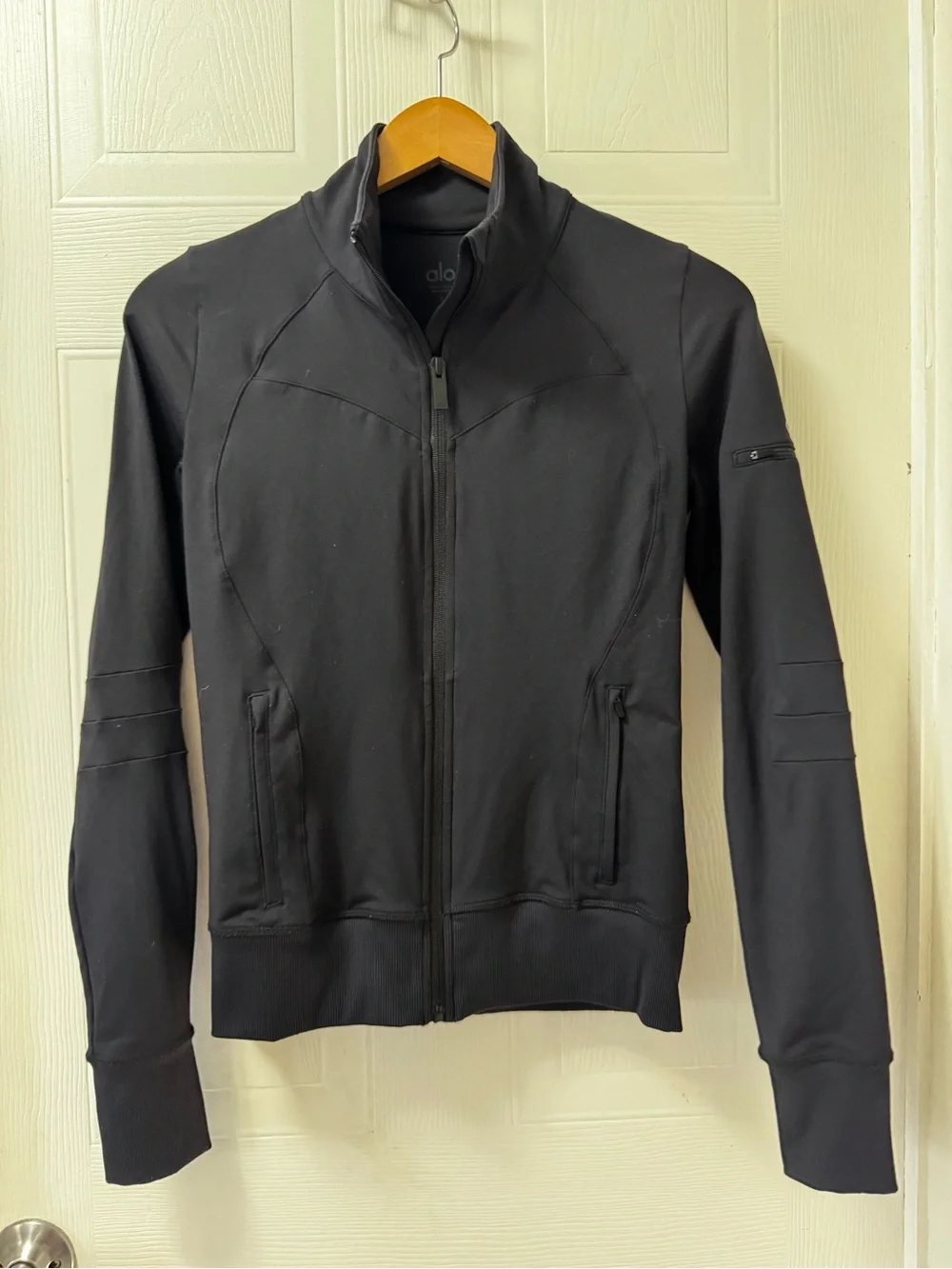 ALO Yoga womens  Black Lightweight Zip-Up Jacket